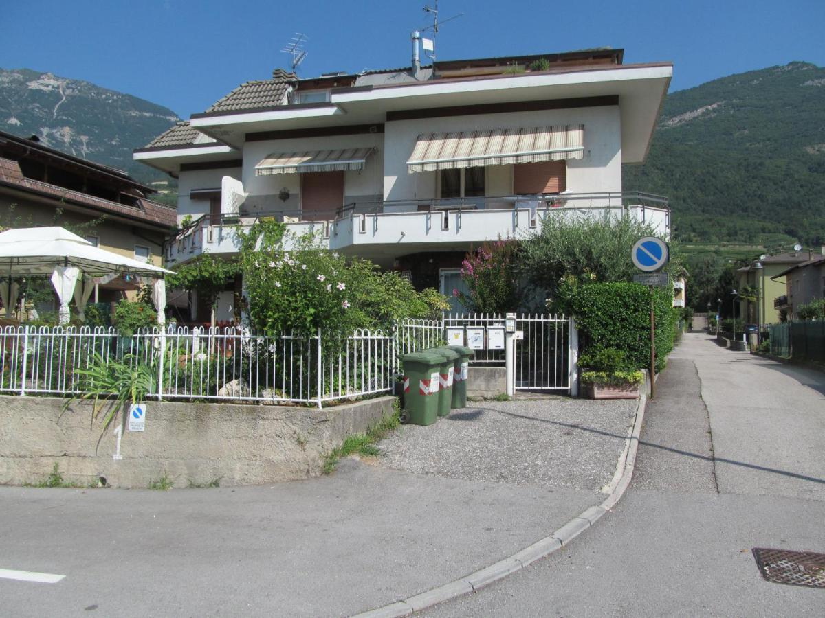 Grazioso Appartamento Tra Cultura, Lago E Montagna Pomarolo Bagian luar foto