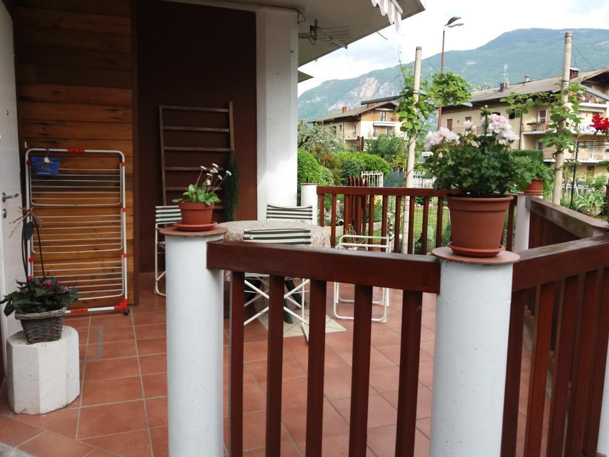 Grazioso Appartamento Tra Cultura, Lago E Montagna Pomarolo Bagian luar foto